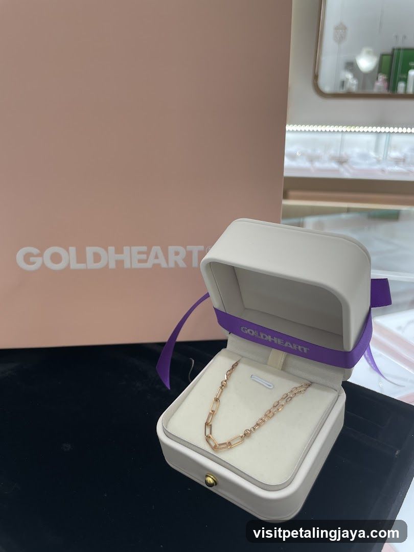 Goldheart Necklace in a Box