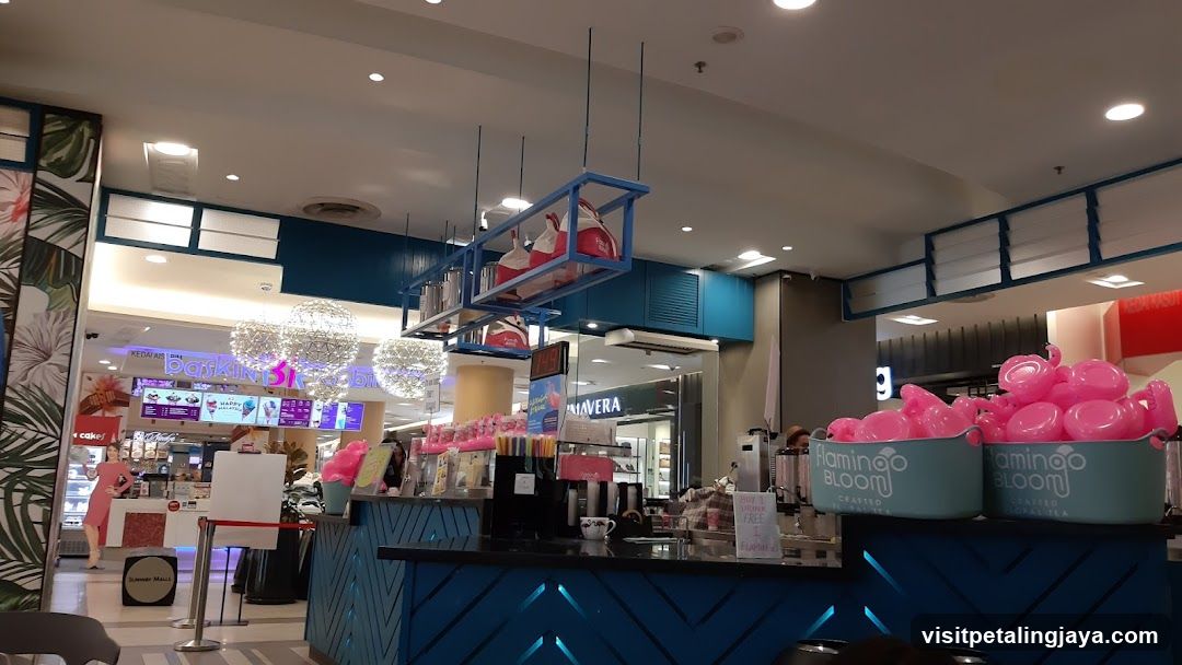 Flamingo Bloom Tea Shop