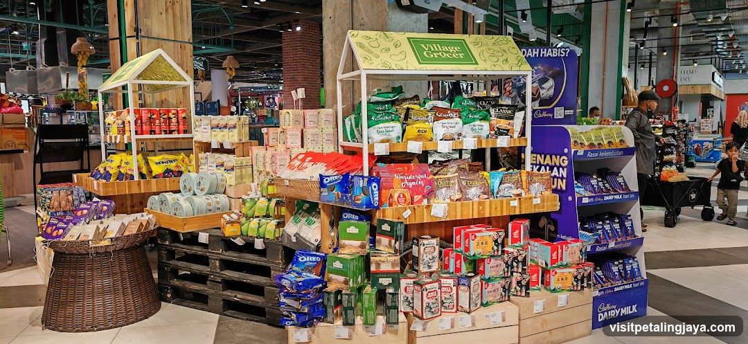 Village Grocer Display