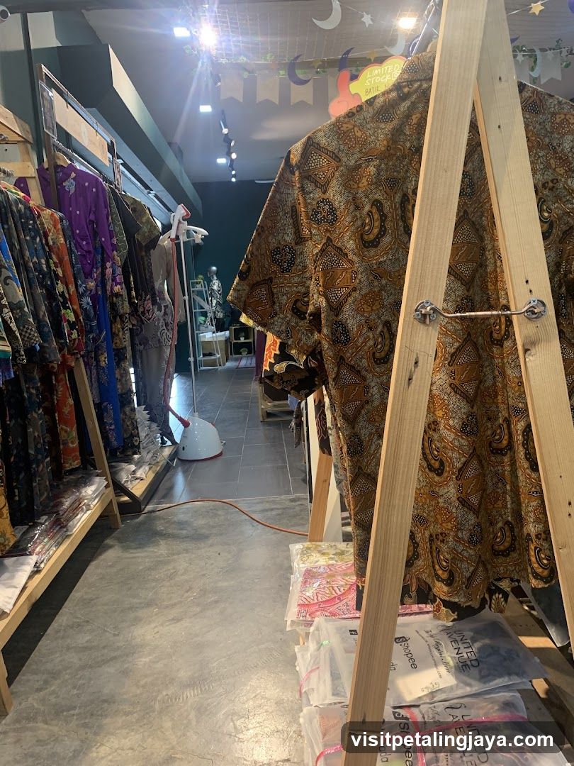 Batik Clothing Display