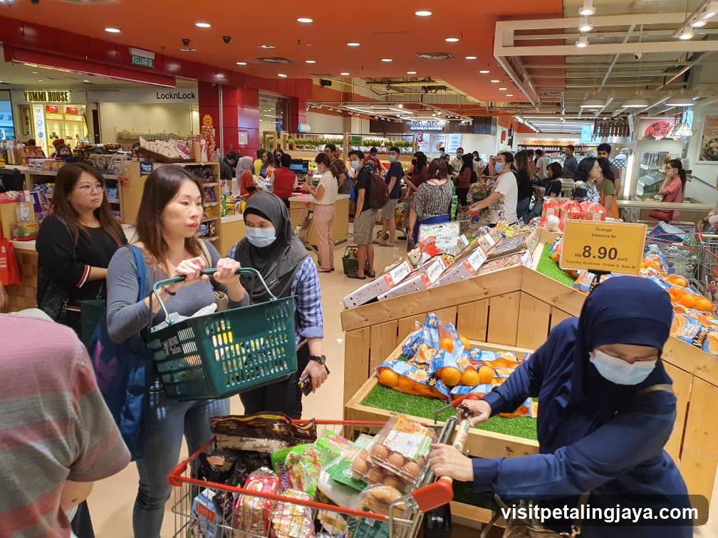Supermarket Produce Aisle