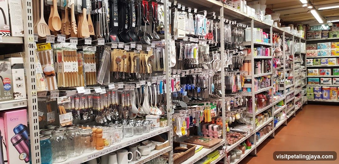 Kitchenware aisle