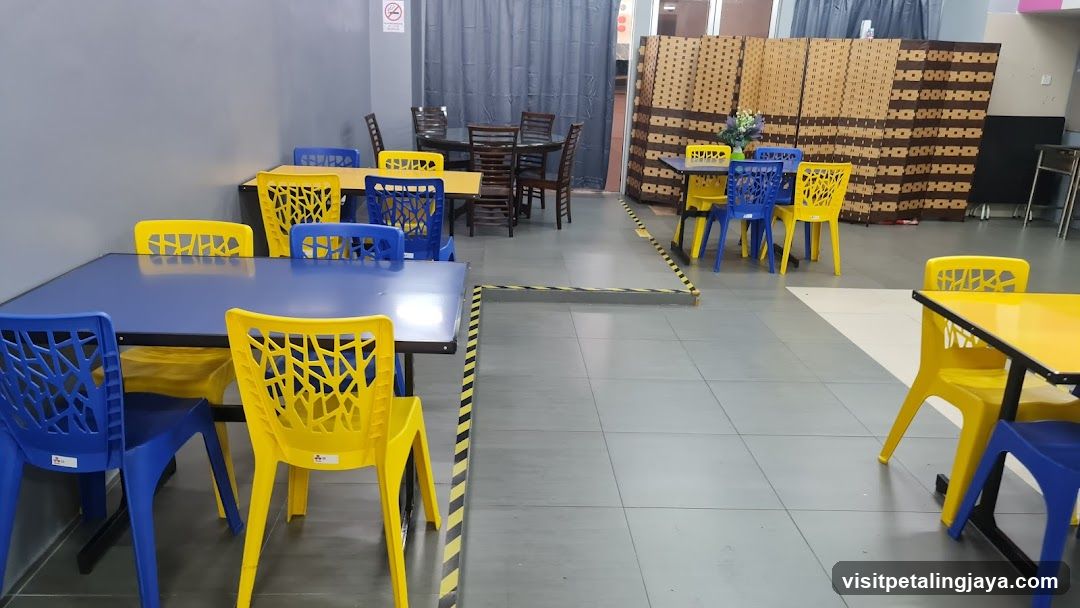 Restaurant Seating Area