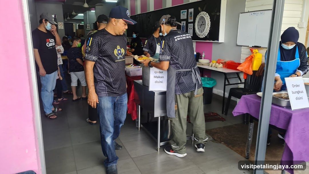 Food service counter