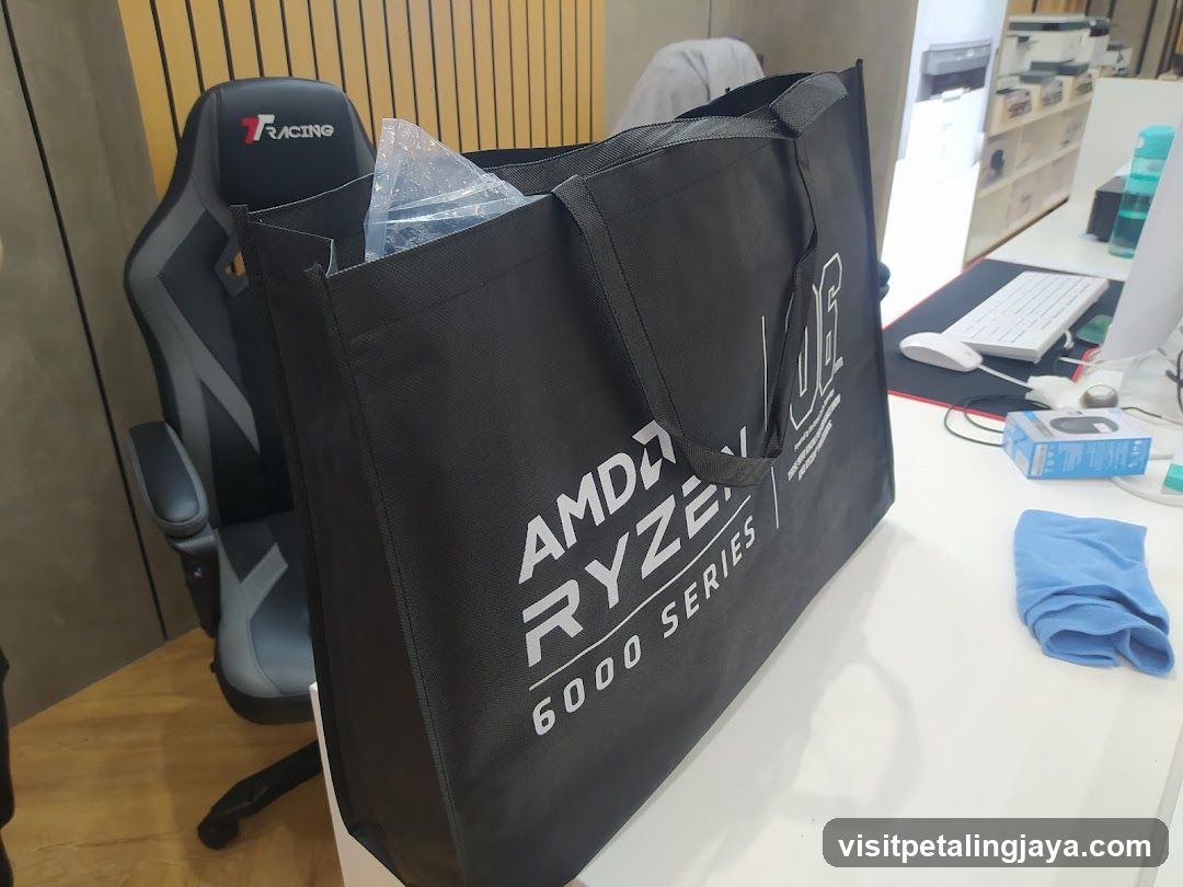 AMD Ryzen 6000 Series Tote Bag