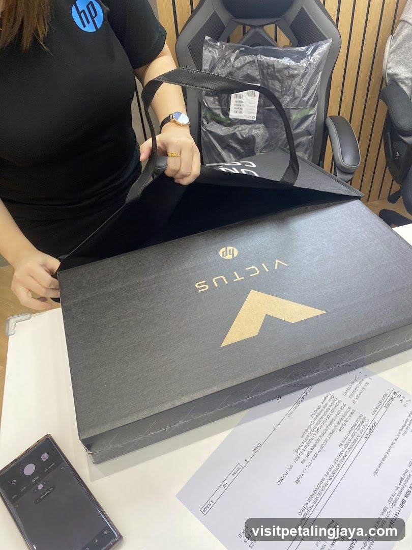 HP Victus Laptop Box