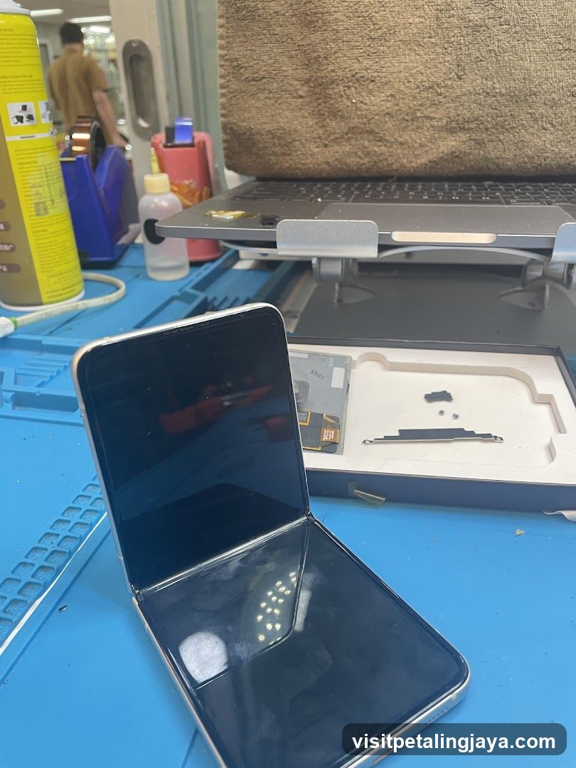 Phone Repair Workspace