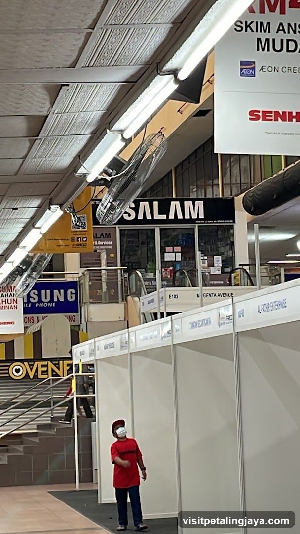 Indoor Market Stalls