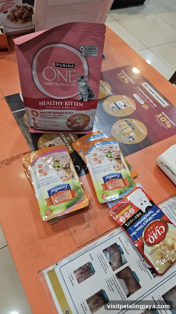 Cat Food and Grooming Information