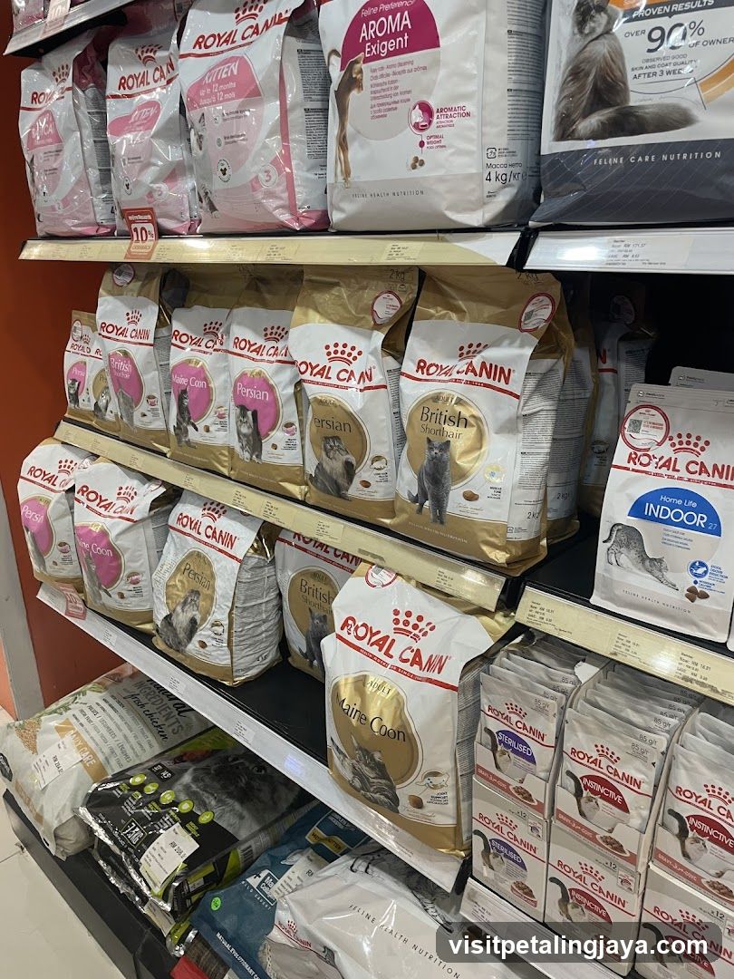 Pet Food Aisle