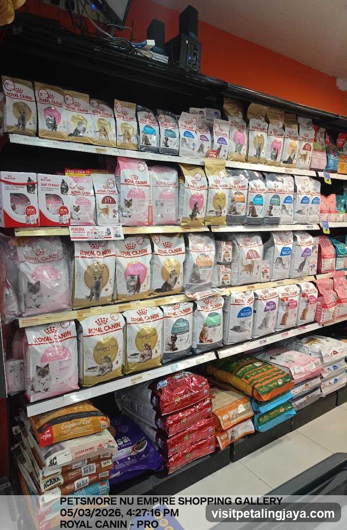 Pet Food Aisle