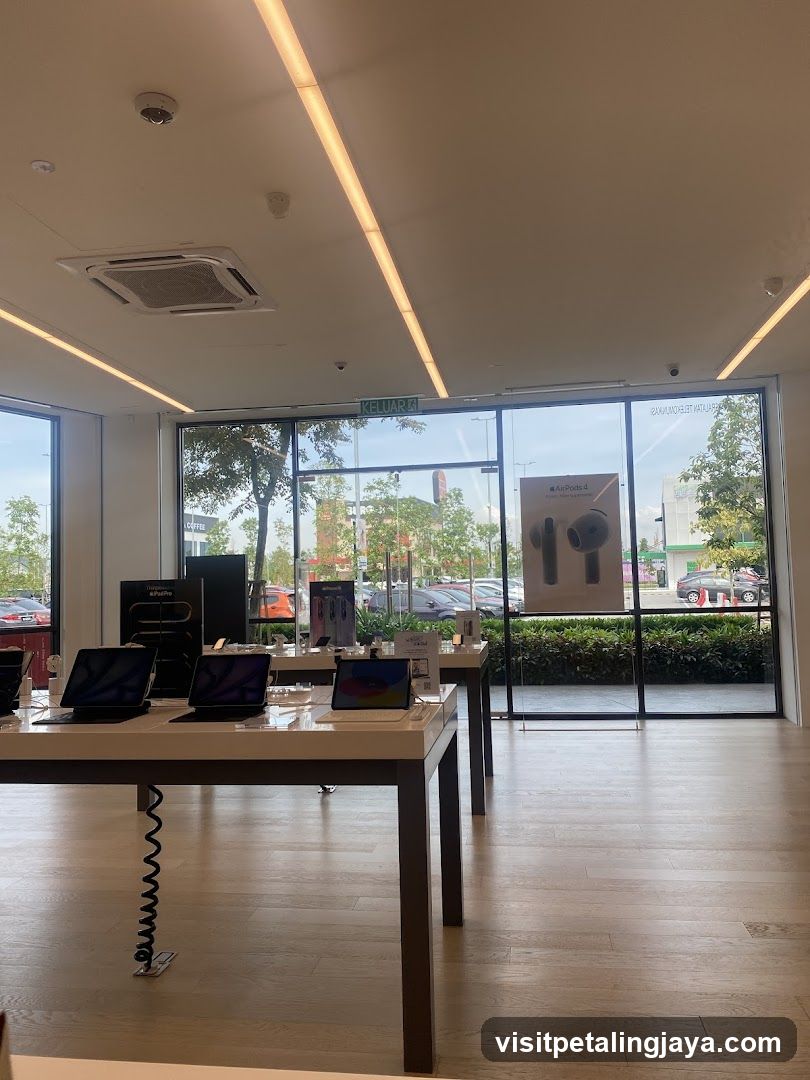 Machines Elmina Lakeside Mall Apple Reseller Store