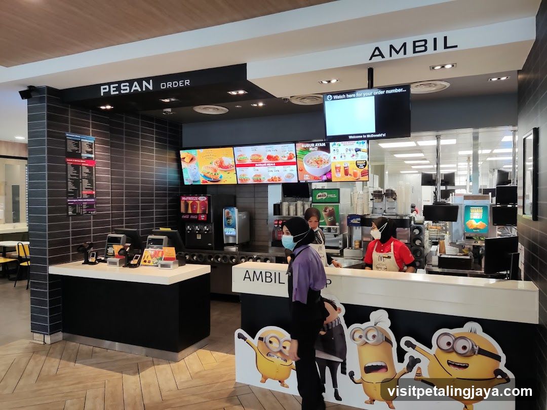 Fast Food Restaurant Counter