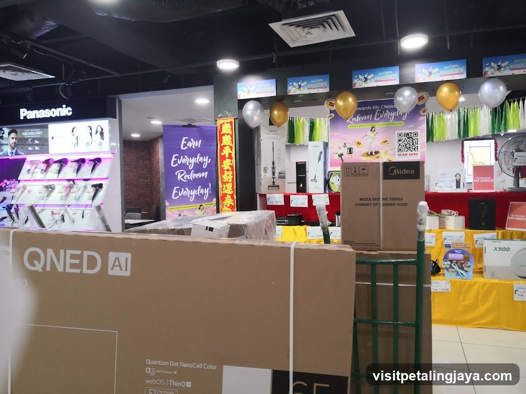 Electronics Store Display