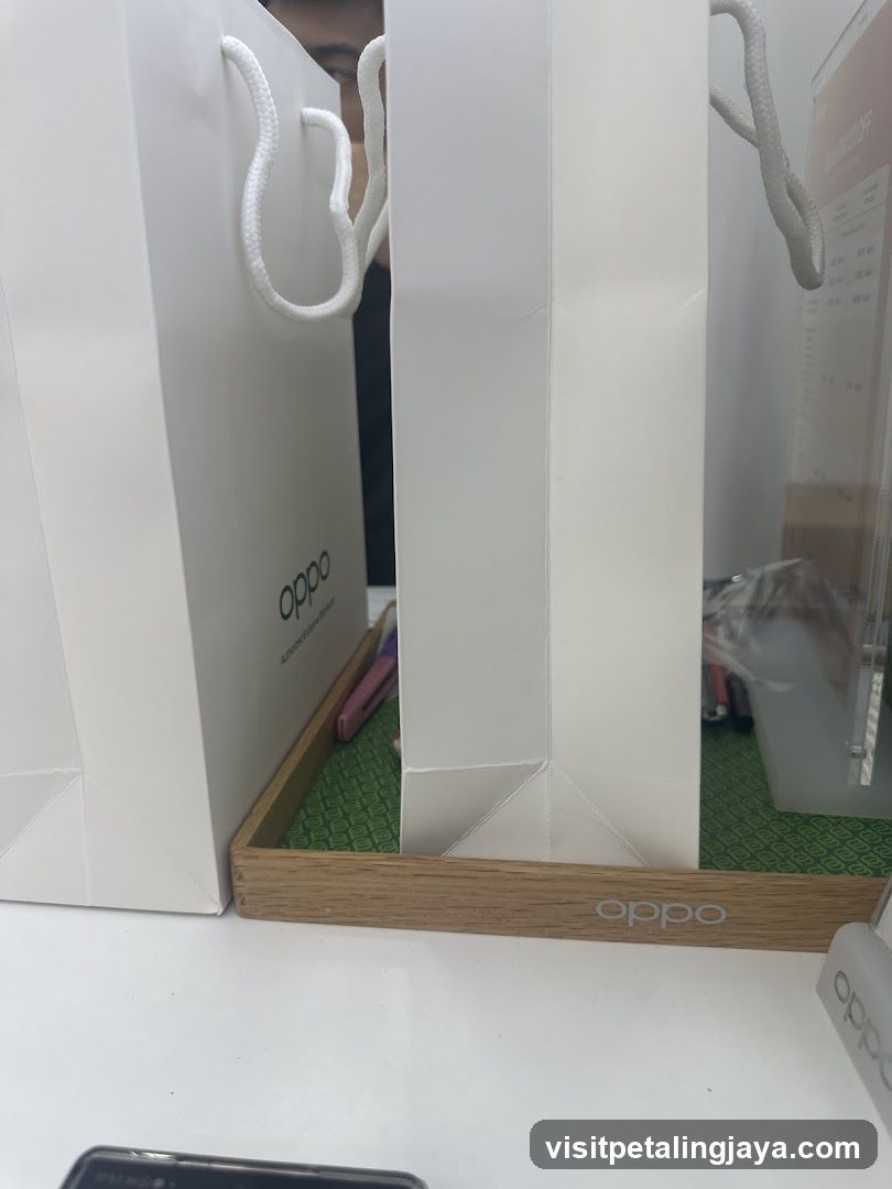 Oppo Shopping Bags