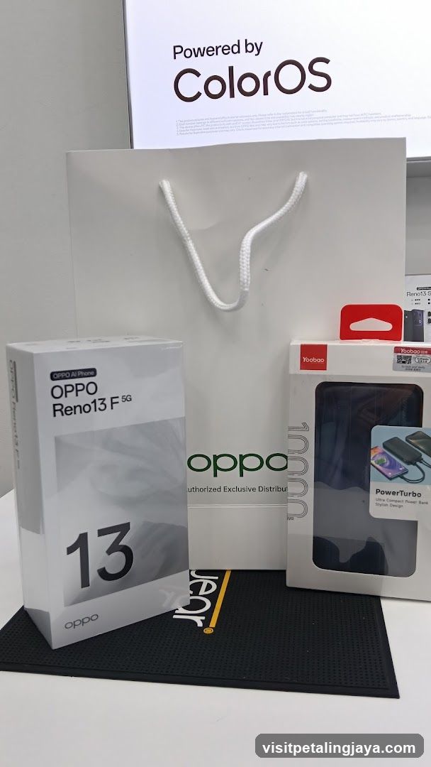 Oppo Reno13 F 5G and accessories