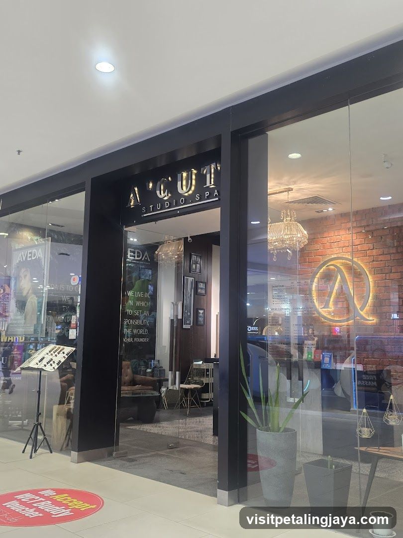 A Cuts Studio (AVEDA)