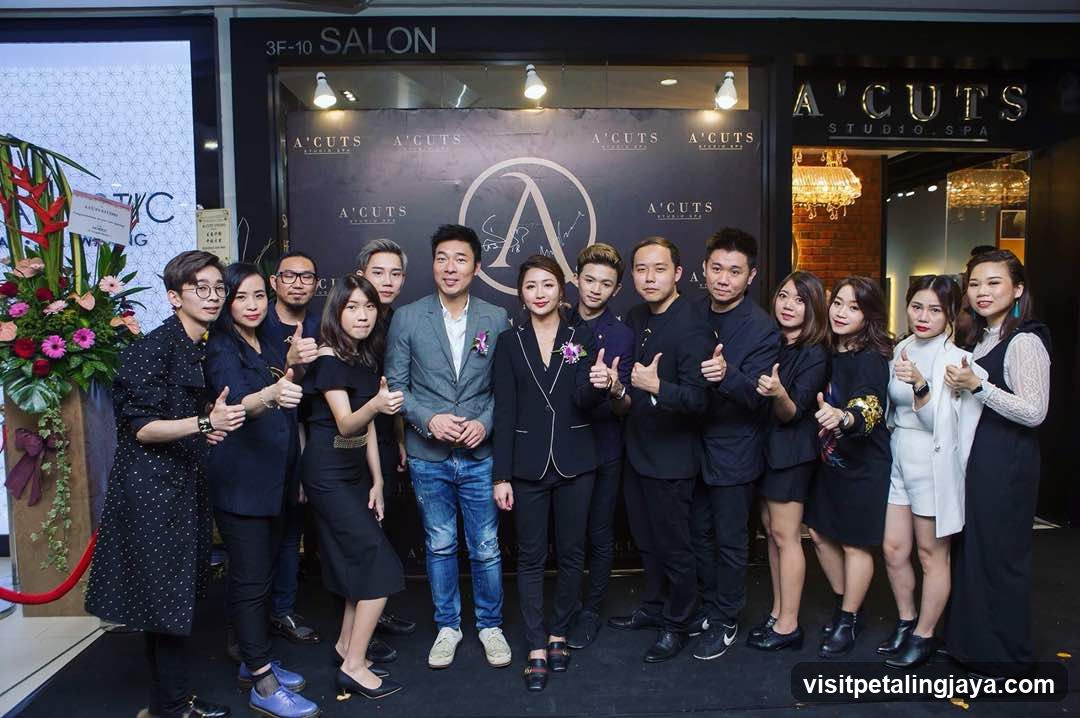 A Cuts Studio (AVEDA)