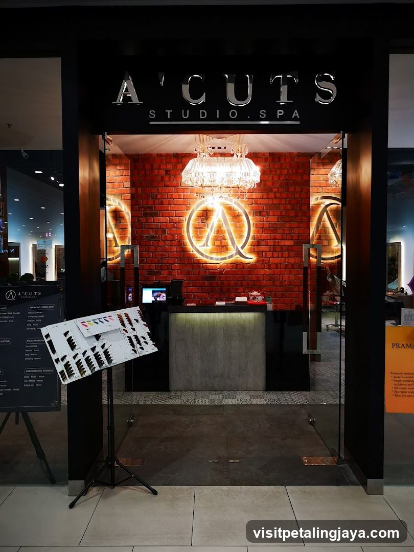 A Cuts Studio (AVEDA)