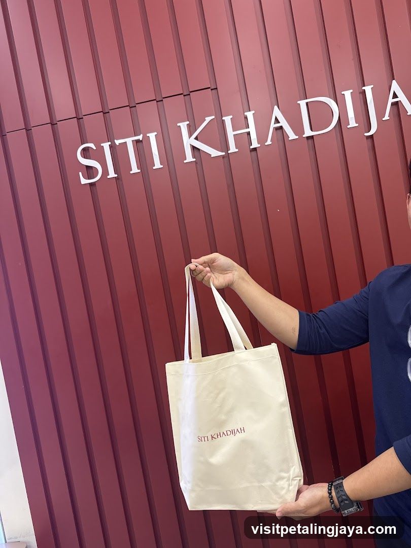 Siti Khadijah Elmina Lakeside Mall