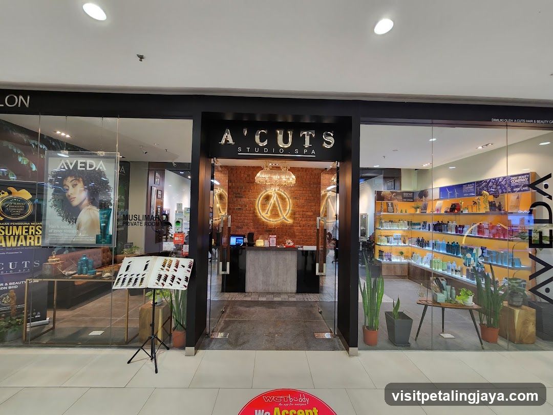 A Cuts Studio (AVEDA)