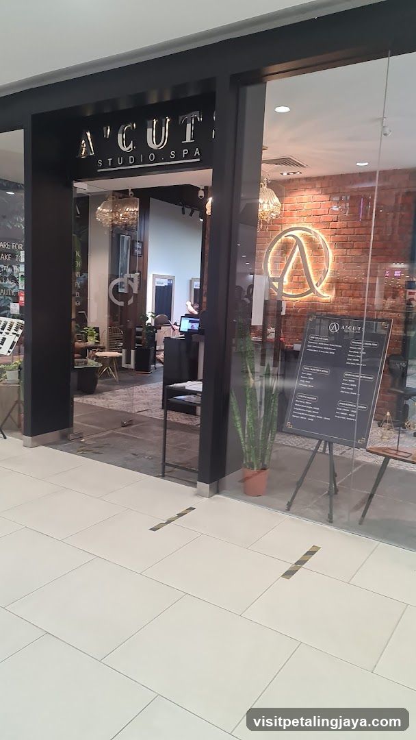 A Cuts Studio (AVEDA)