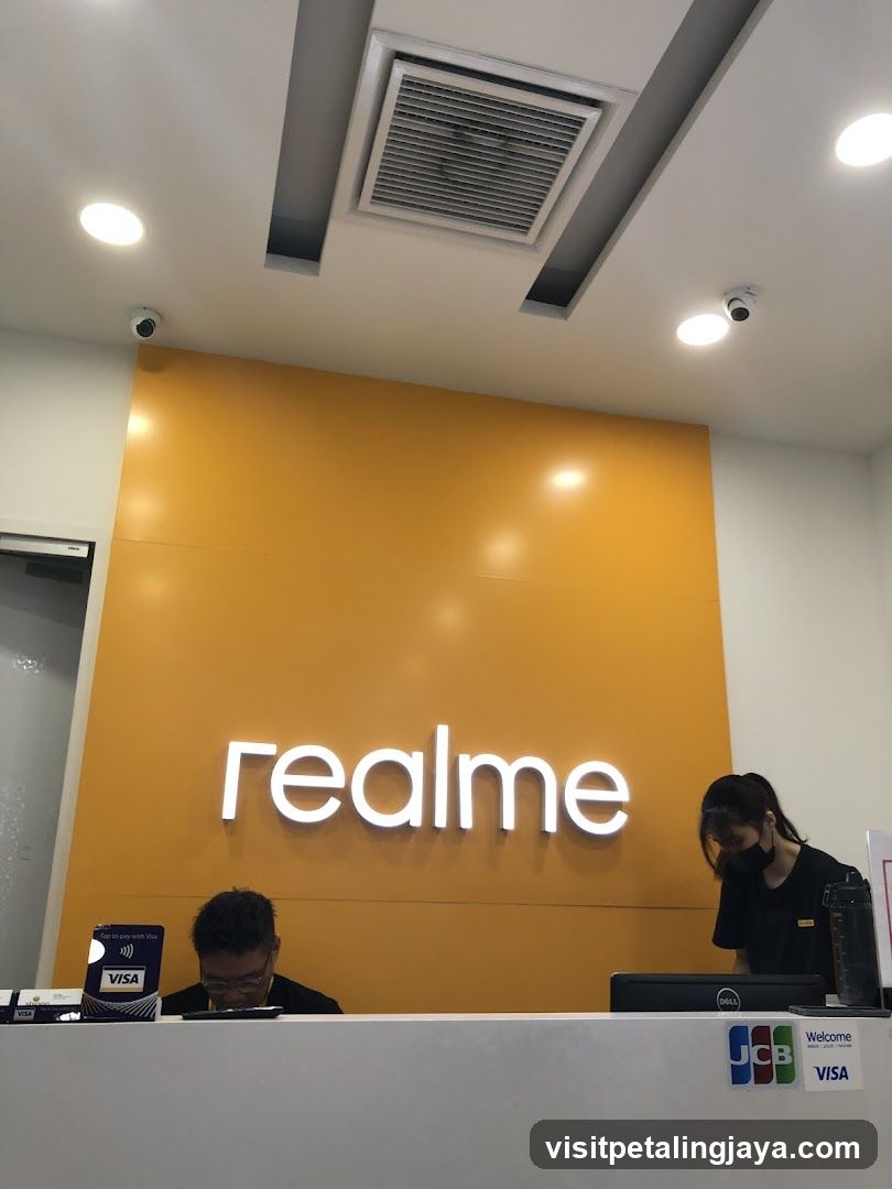 Realme Store Counter