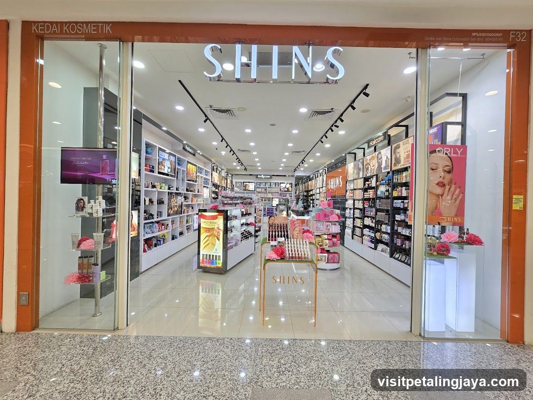 SHINS Empire Shopping Gallery
