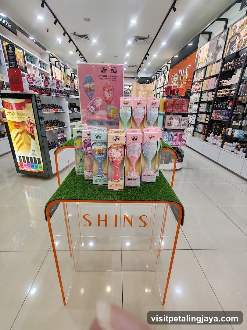 Wet Detangling Brushes Display