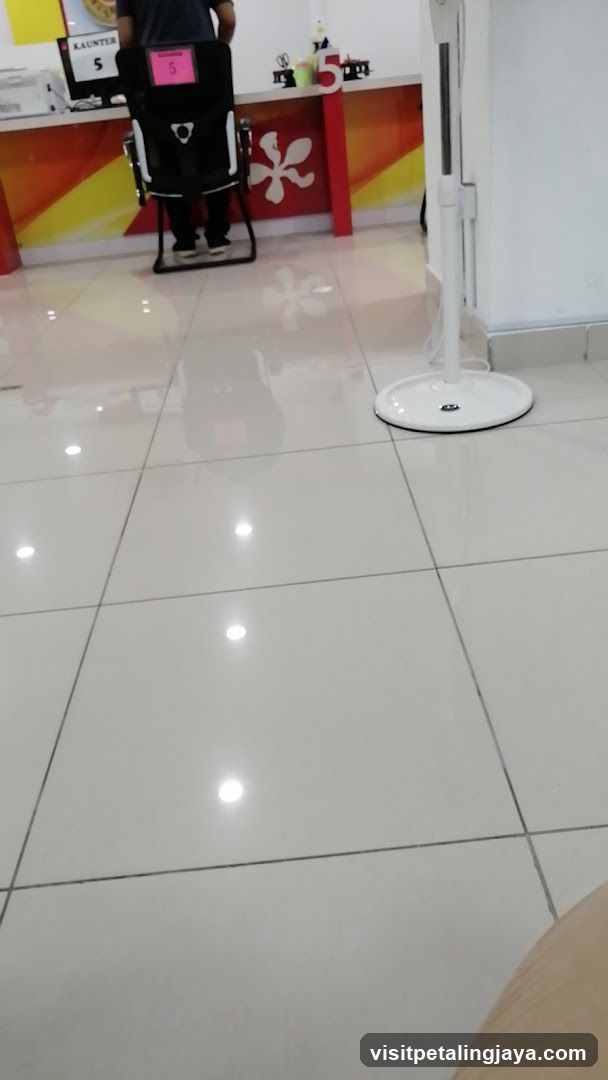 Counter with number 5 sign