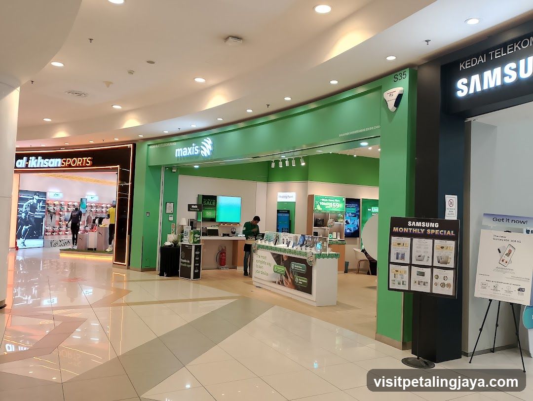 Maxis and Samsung Stores