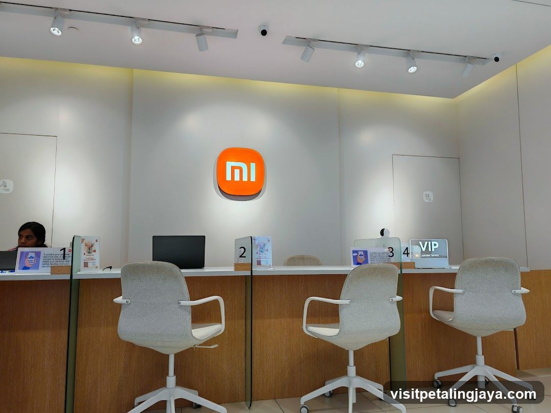 Xiaomi Store Service Counter