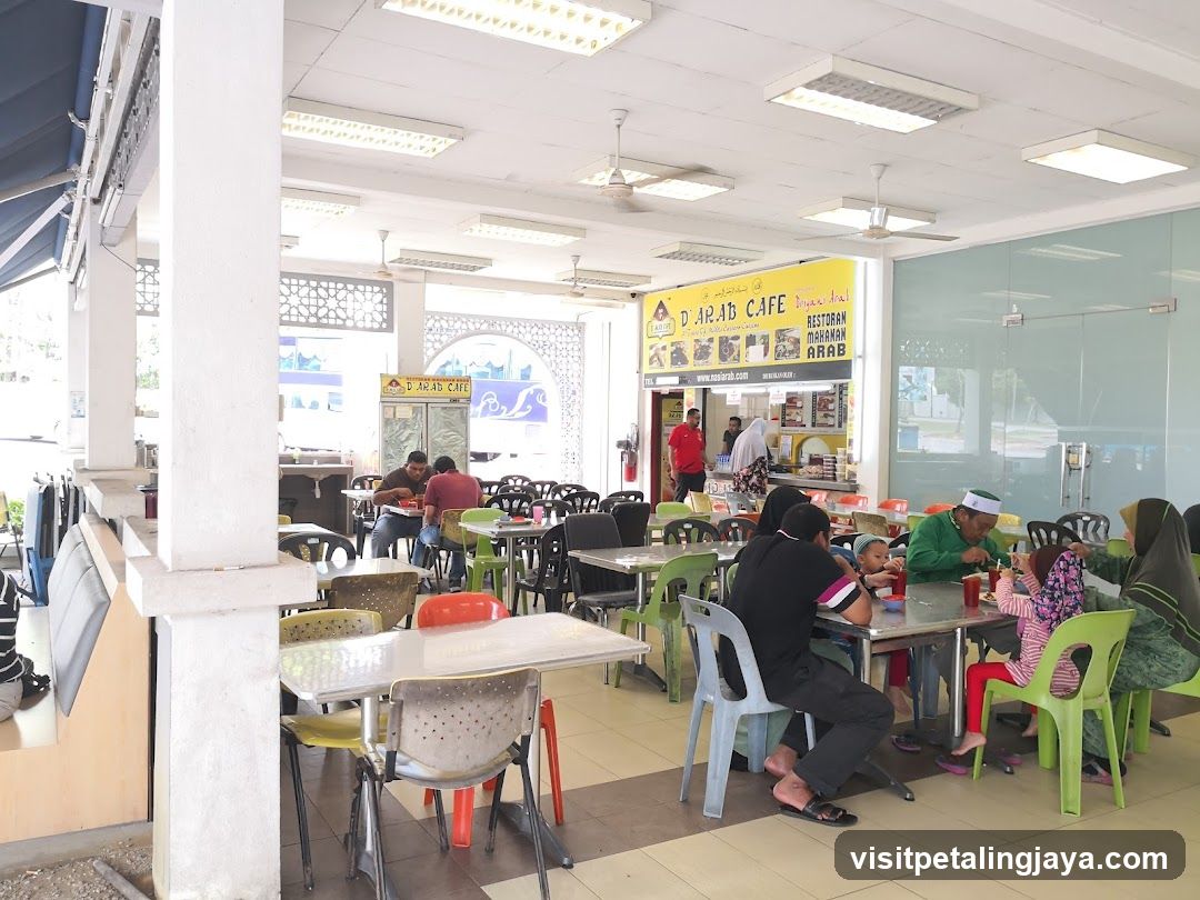 D'Arab Cafe Interior