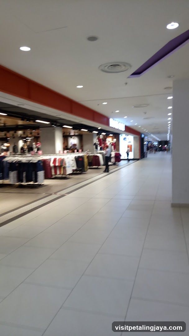 Brands Outlet Paradigm Mall JB