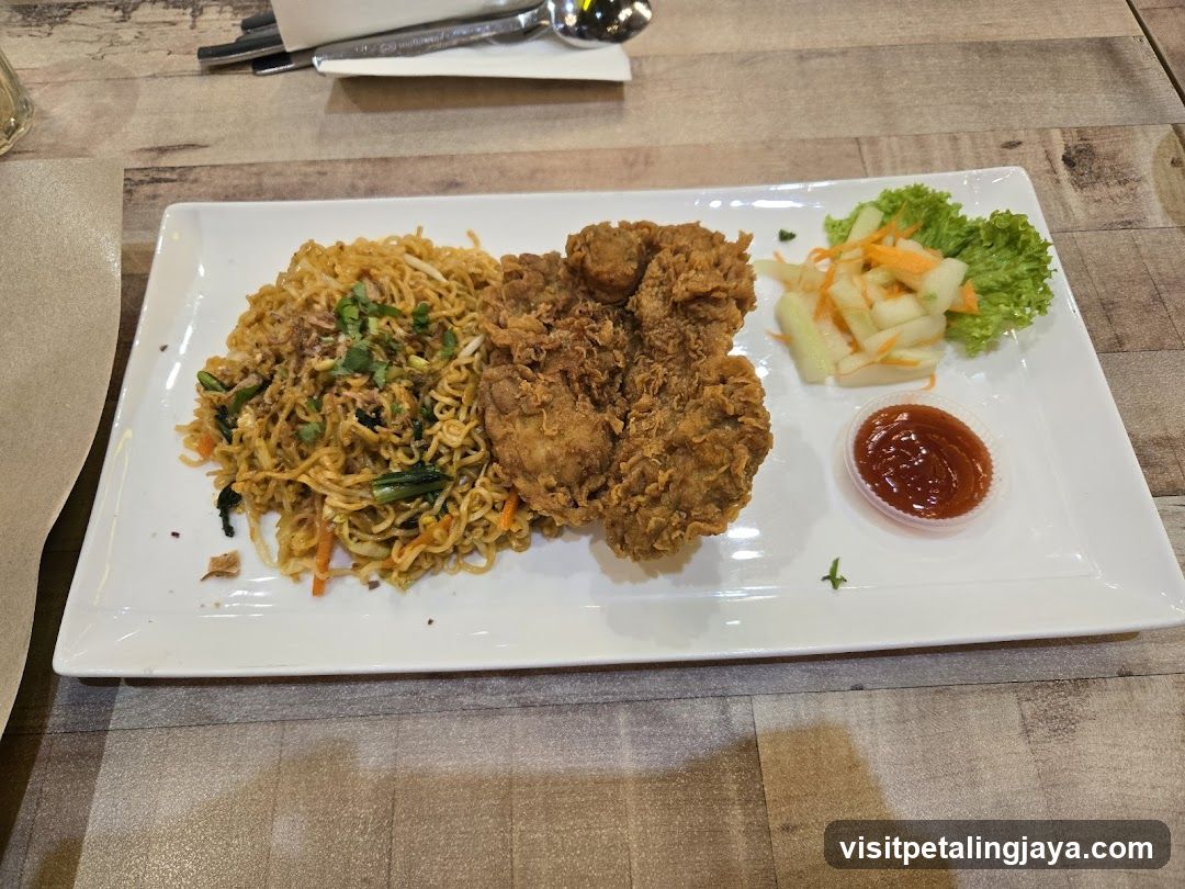 Fried Chicken with Noodles