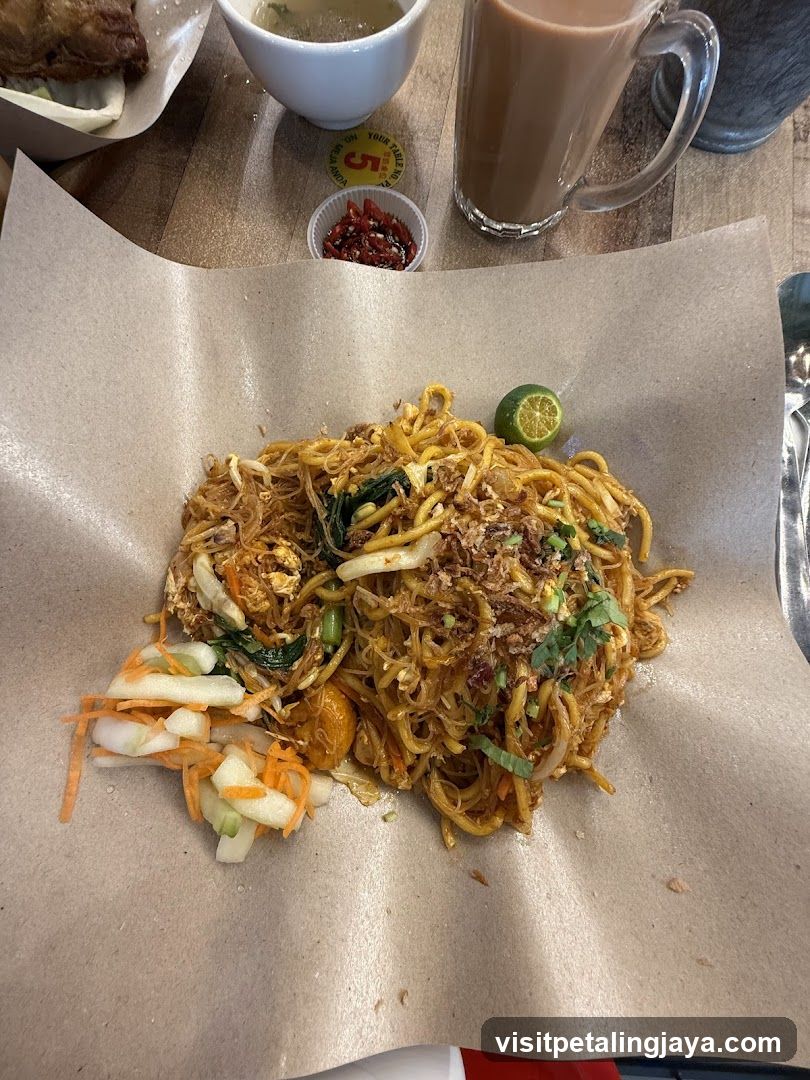 Noodles with Side Salad and Drink