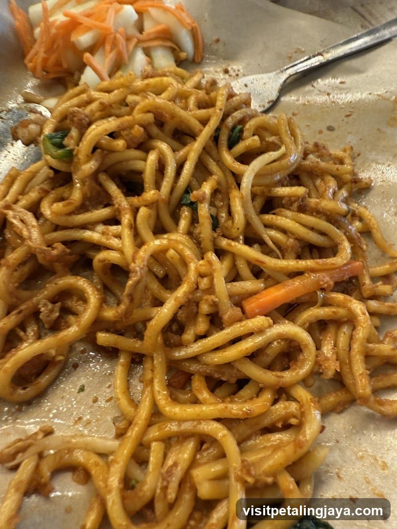 Noodles with Side Salad
