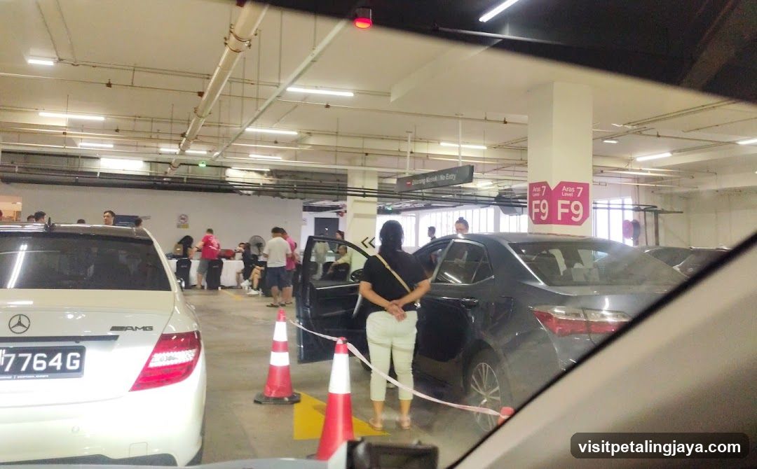 VEP Paradigm Mall carpark level 7