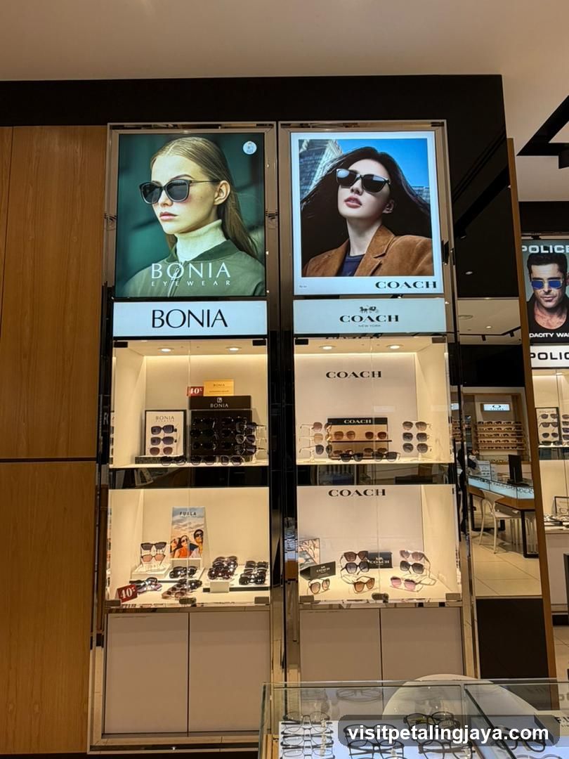 Eyewear Display