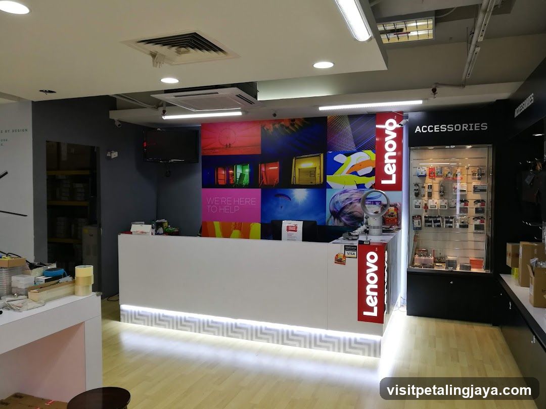 Lenovo Store Interior