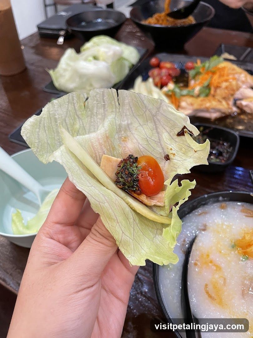 Lettuce Wrap with Toppings