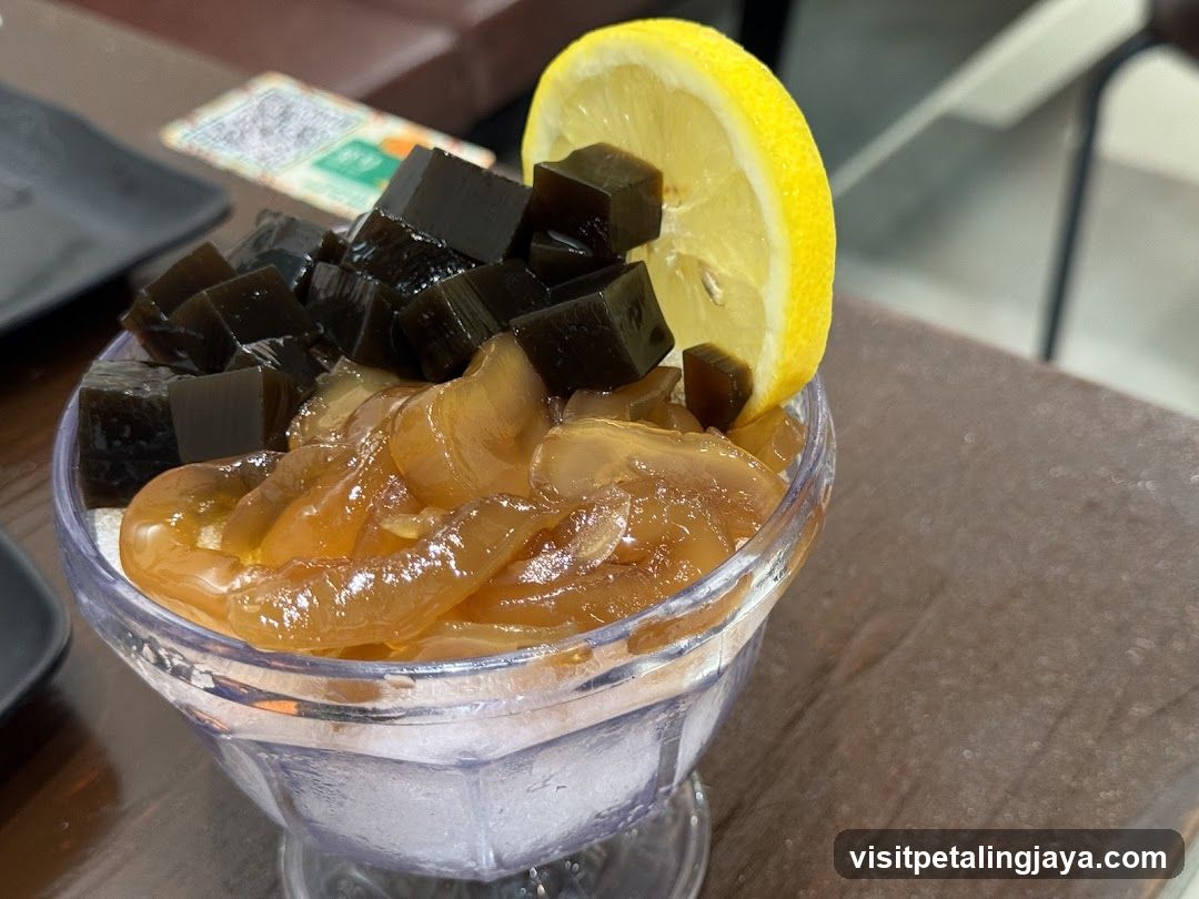 Grass Jelly Dessert with Lemon