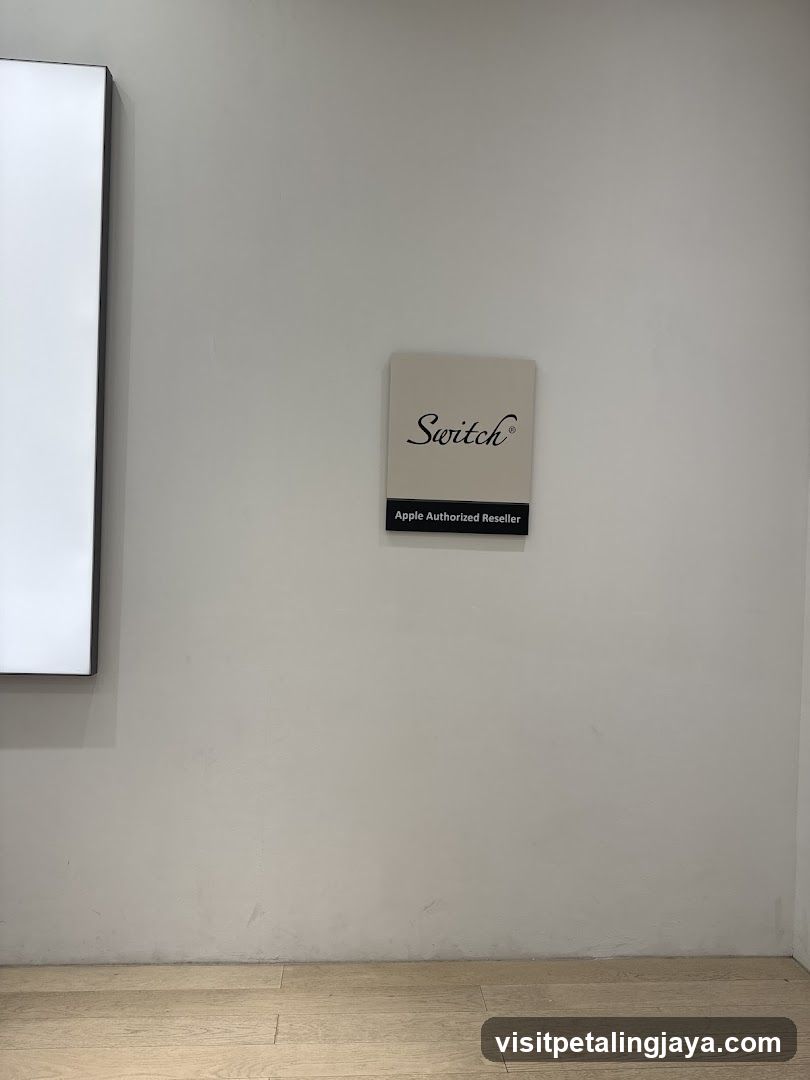Switch Apple Authorized Reseller Sign