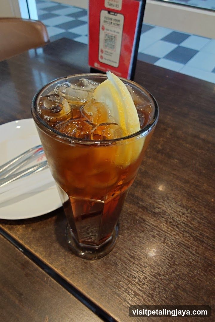 Iced Tea with Lemon