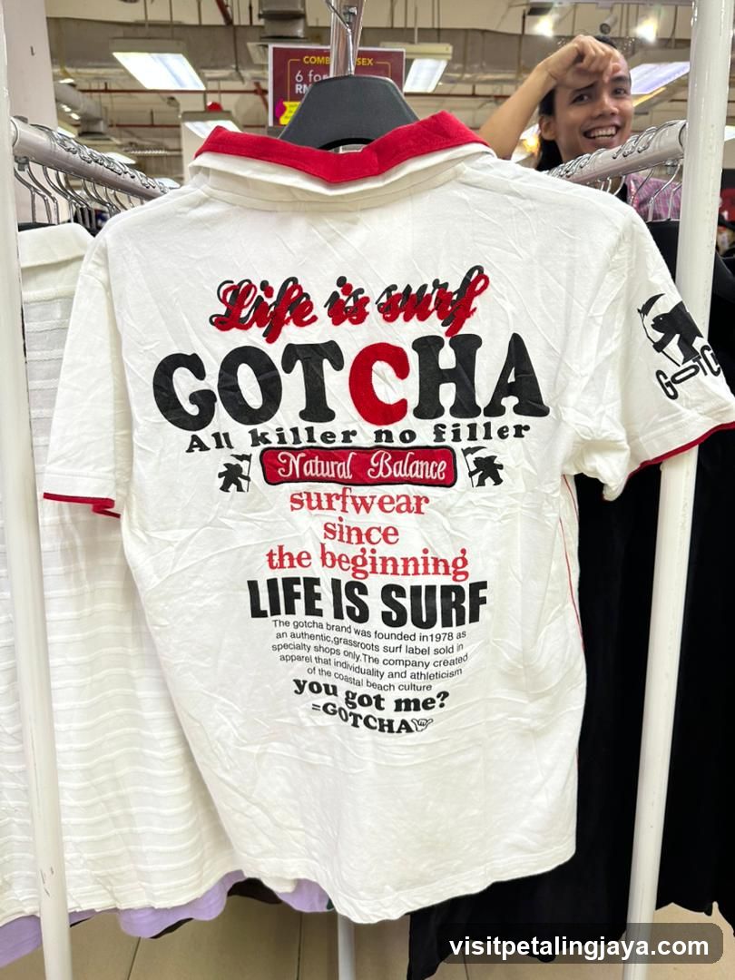 Gotcha Surfwear T-Shirt