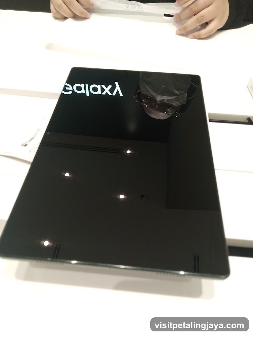 Galaxy Tablet Display