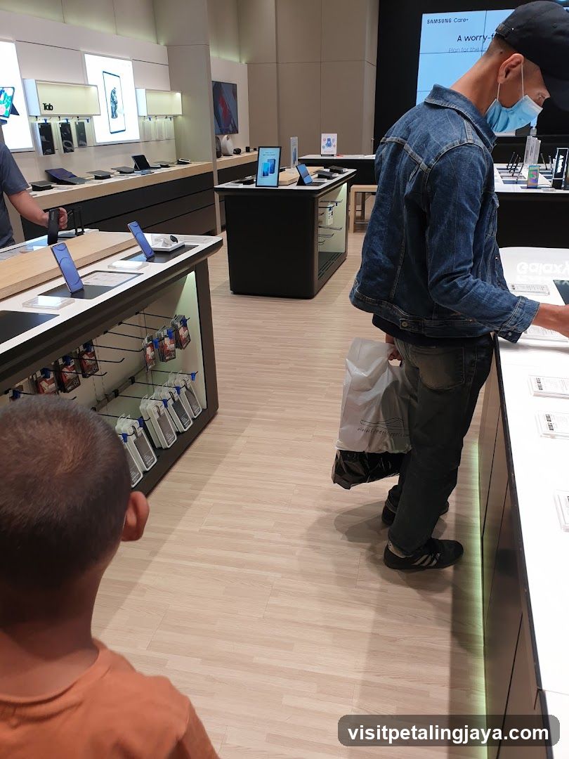 Electronics Store Display