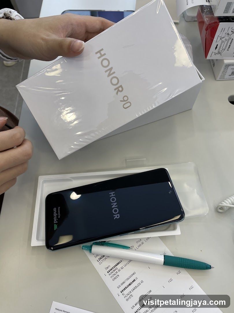 Honor 90 Smartphone and Accessories