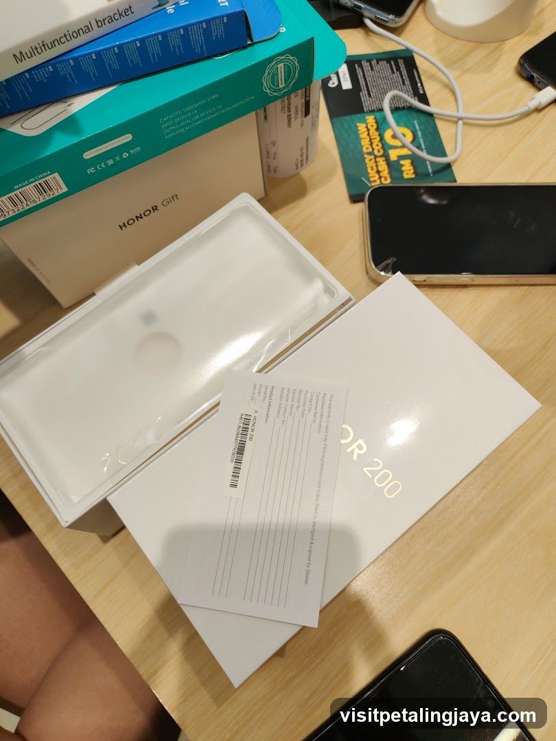 Honor Gift Box and Accessories