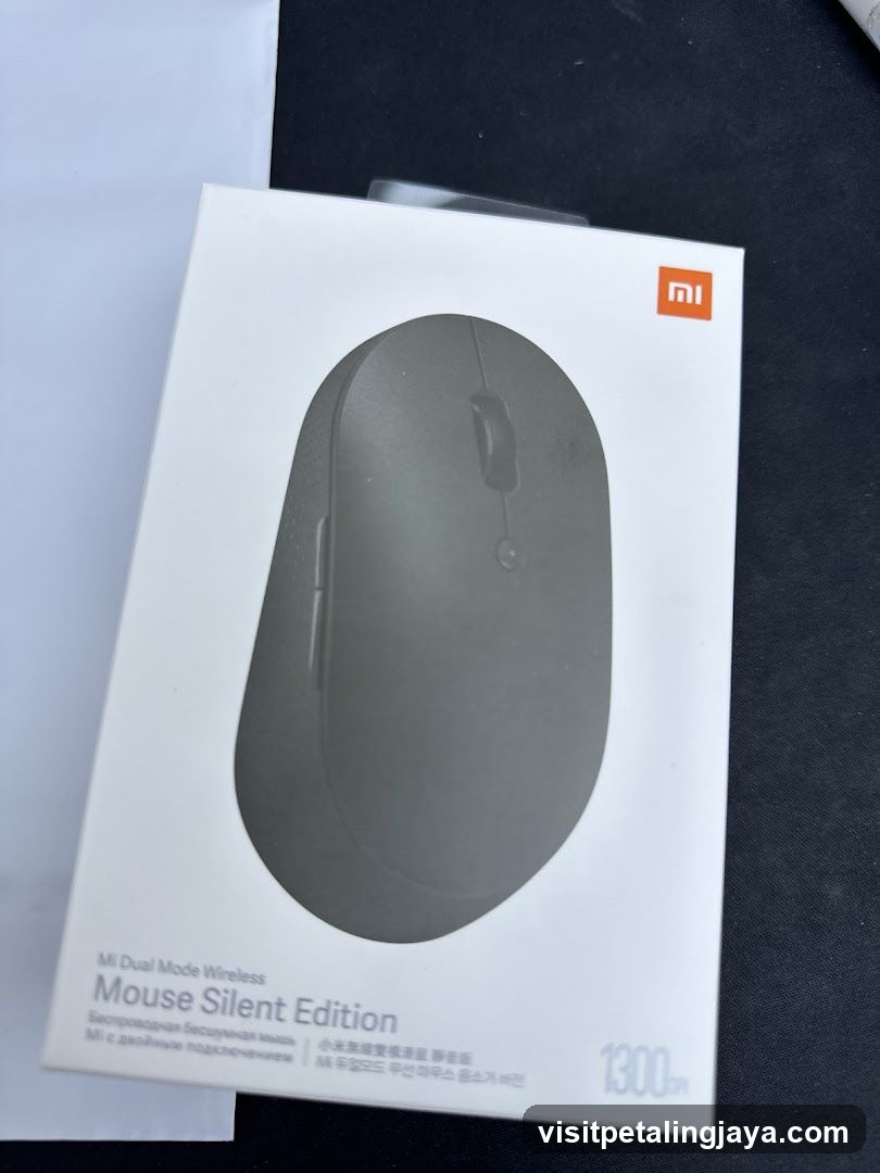 Xiaomi Mi Dual Mode Wireless Mouse Silent Edition Box